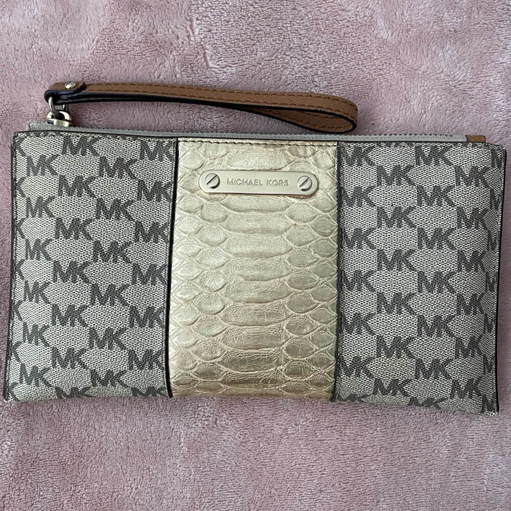 Michael Kors Wallet/Wristlet